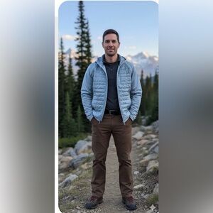 Under Armour. Men's Silver Quilted Performance  outdoor activities. Jacket